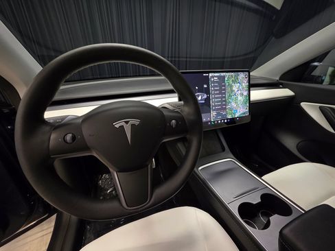 Used 2022 Tesla Model Y Performance AWD/4WD image 21