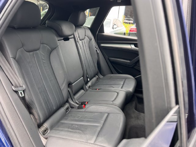 Used 2020 Audi Q5 2.0T Premium w/ Titanium Sport Package AWD/4WD image 28