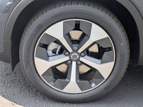 New 2026 Volvo XC40 B5 Core w/ Protection Package Premier image 31