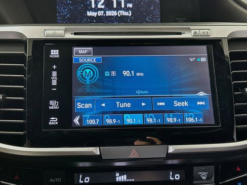 Used 2016 Honda Accord Touring image 19