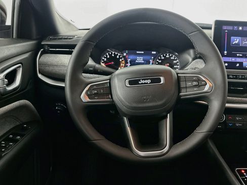Used 2023 Jeep Compass Latitude AWD/4WD image 18