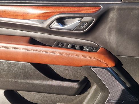 Used 2023 GMC Yukon Denali Ultimate image 17