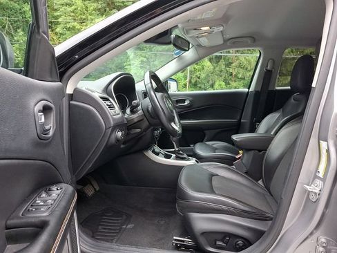 Used 2018 Jeep Compass Latitude w/ Safe & Security Group AWD/4WD image 14