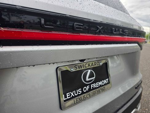 New 2026 Lexus TX 550h AWD Plug-In Hybrid image 16