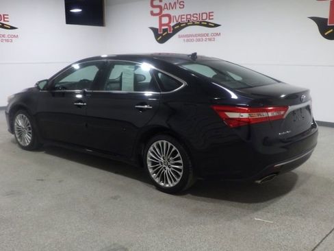 Used 2017 Toyota Avalon Limited w/ Carpet Mat Package FWD image 2