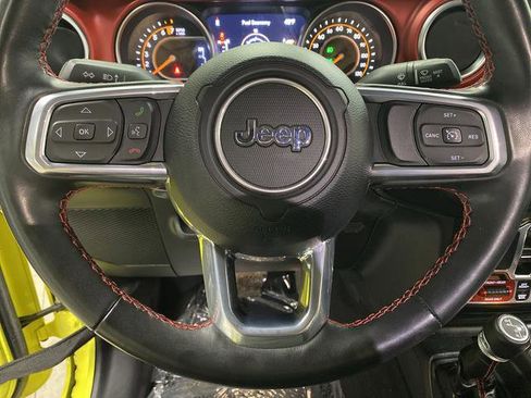 Used 2023 Jeep Gladiator Rubicon w/ Cold Weather Group image 17