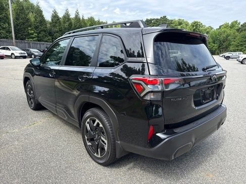 Used 2025 Subaru Forester Limited AWD/4WD image 3