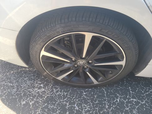 Used 2018 Toyota Camry XSE FWD image 8