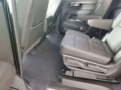 New 2026 Chevrolet Suburban Z71 w/ Comfort Package image 13