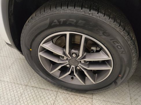 Used 2021 Jeep Grand Cherokee Limited image 31