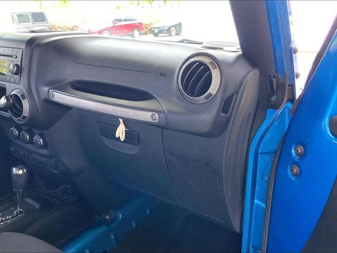 Used 2015 Jeep Wrangler Sport w/ Connectivity Group image 14