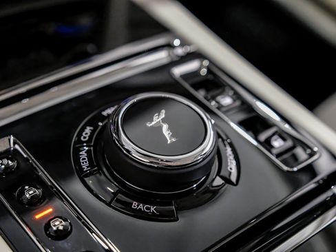 Used 2024 Rolls-Royce Ghost image 24