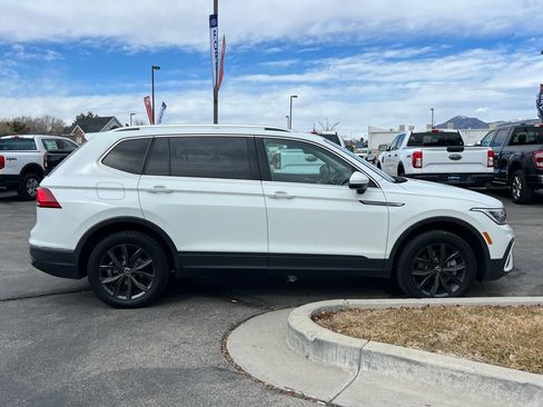 Used 2024 Volkswagen Tiguan SE AWD/4WD image 4