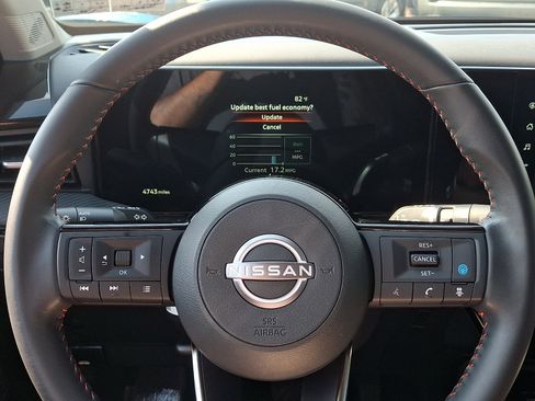 Used 2025 Nissan Kicks SR AWD/4WD image 19