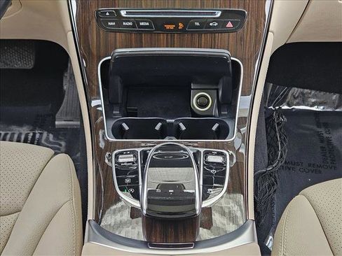 Used 2017 Mercedes-Benz GLC 300 4MATIC image 19