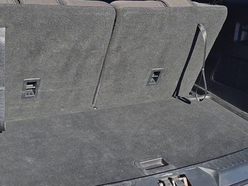 Used 2021 Ford Explorer XLT image 11