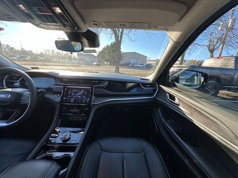 Used 2023 Jeep Grand Cherokee 4WD 4xe image 29