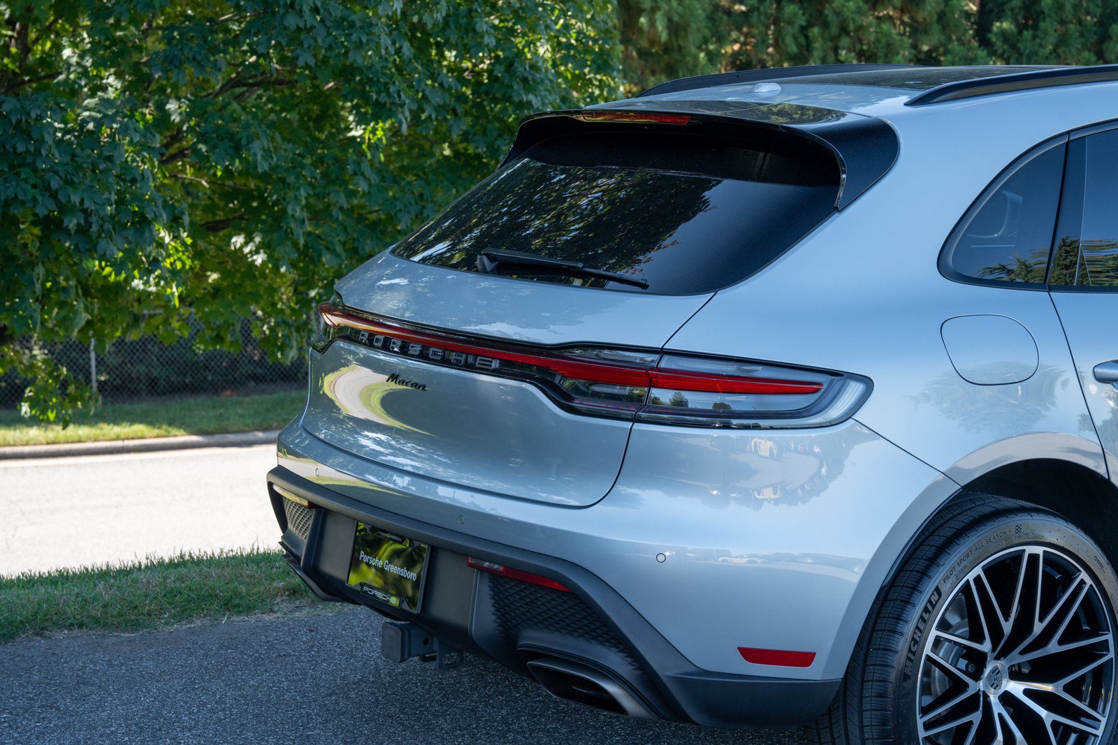 Certified 2026 Porsche Macan AWD/4WD image 13