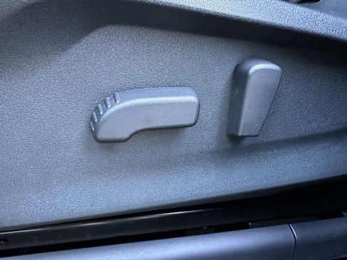 Used 2024 Subaru Ascent Premium w/ Convenience Package image 18