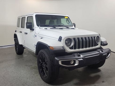 Used 2025 Jeep Wrangler Unlimited Sahara w/ Safety Group image 1