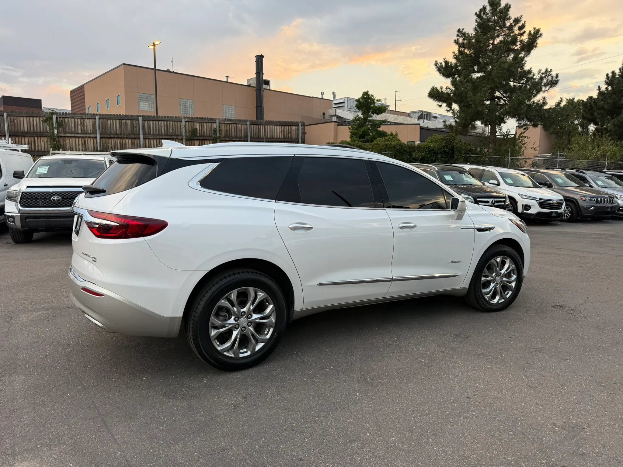 Used 2019 Buick Enclave Avenir w/ Avenir Technology Package AWD/4WD image 10
