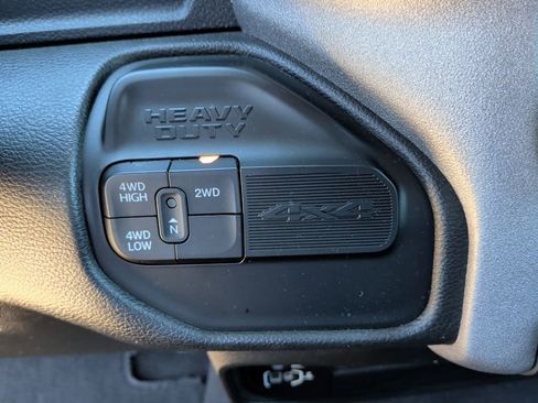 Used 2024 RAM 2500 Tradesman w/ Chrome Appearance Group image 31