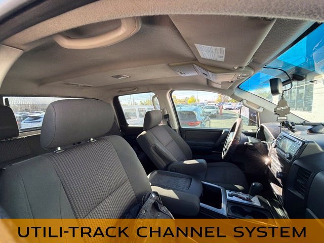 Used 2014 Nissan Titan SV w/ SV Premium Utility Package AWD/4WD image 17