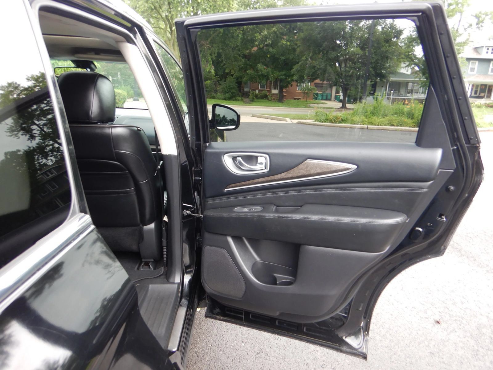 Used 2015 INFINITI QX60 Luxe w/ Premium Plus Package AWD/4WD image 23
