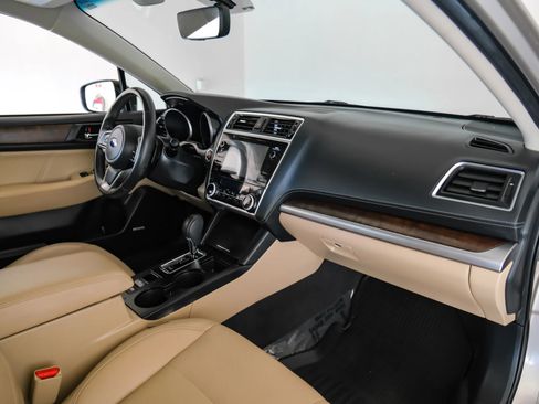 Used 2019 Subaru Outback 2.5i Limited w/ Popular Package #2 image 12