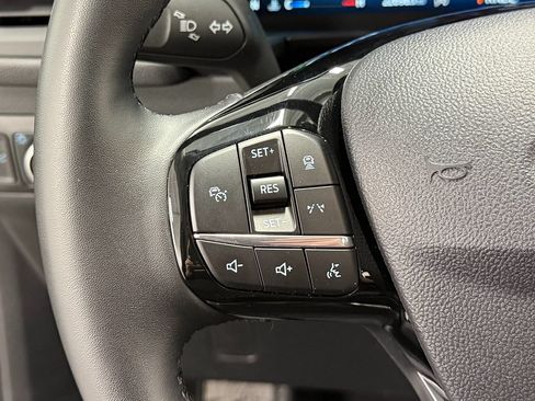 Used 2025 Ford Escape Platinum AWD/4WD image 16