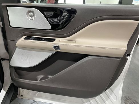 Used 2021 Lincoln Aviator Reserve w/ Equipment Group 202A AWD/4WD image 21