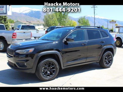 Used 2022 Jeep Cherokee Latitude w/ Sun & Sound Group AWD/4WD image 1
