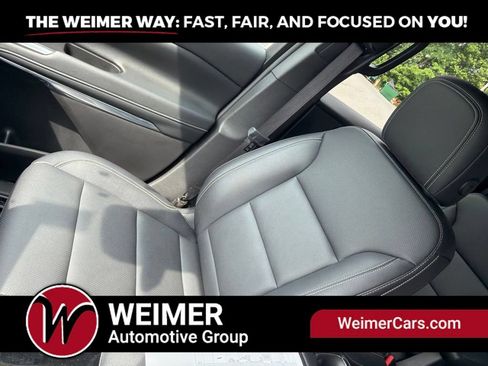 Used 2025 Chevrolet Traverse LT AWD/4WD image 25
