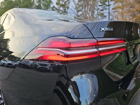 Used 2025 BMW 530i xDrive image 36