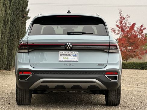 New 2026 Volkswagen Taos SEL image 5