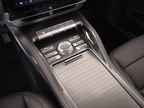 New 2026 Lincoln Nautilus Premier AWD/4WD image 8