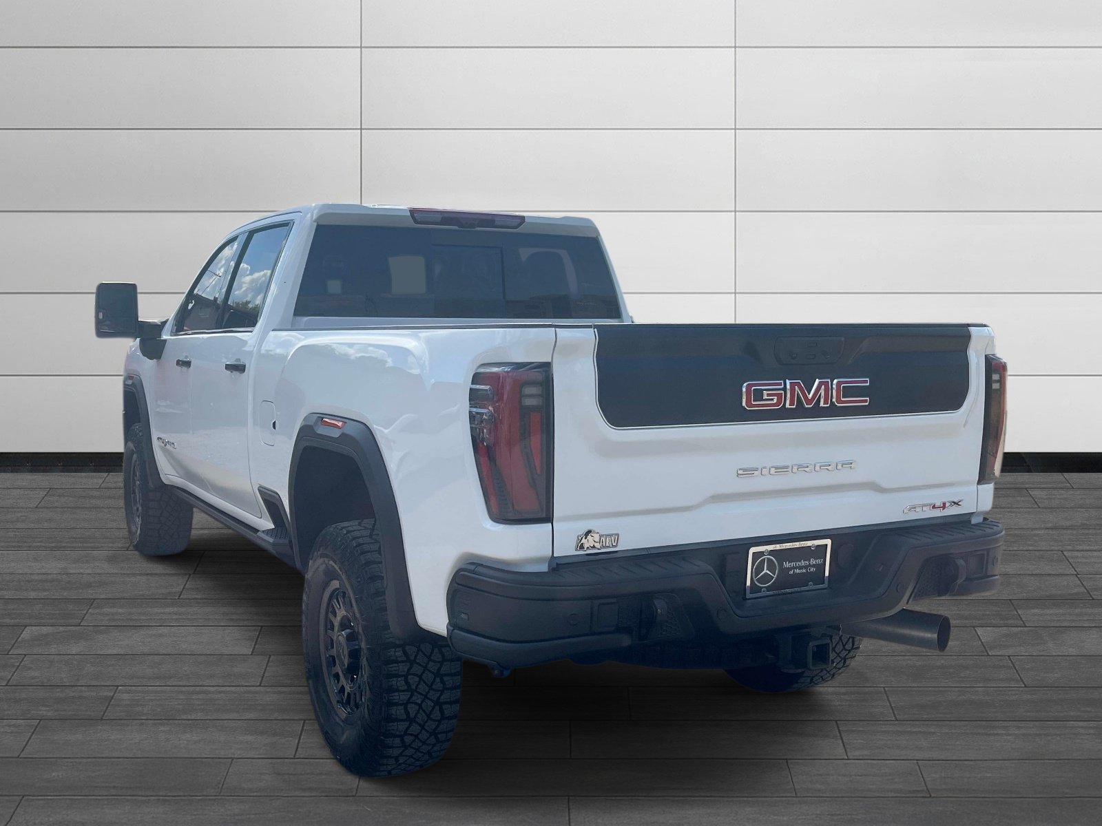 Used 2025 GMC Sierra 2500 AT4X w/ AT4X AEV Edition AWD/4WD image 5