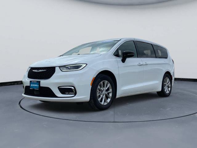 Used 2026 Chrysler Pacifica Limited FWD image 11