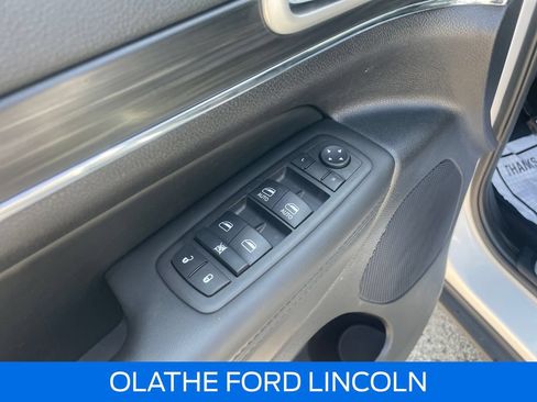 Used 2022 Jeep Grand Cherokee Limited w/ Trailer Tow Group IV AWD/4WD image 22