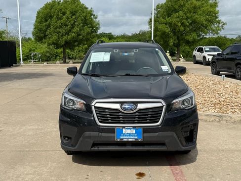 Used 2020 Subaru Forester Premium image 9