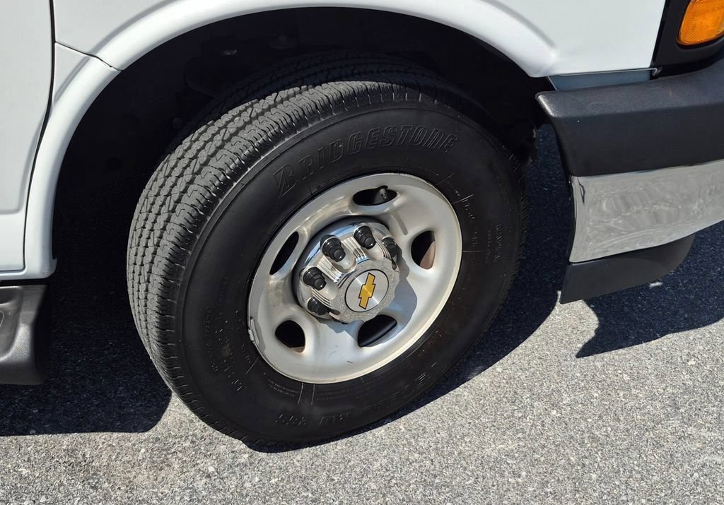 Used 2025 Chevrolet Express 3500 LT w/ LT Preferred Equipment Group RWD image 71