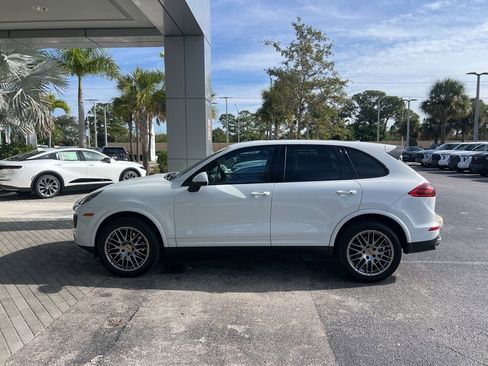 Used 2018 Porsche Cayenne Platinum Edition image 2