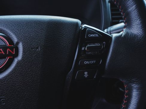 Used 2022 Nissan Frontier PRO-4X image 23