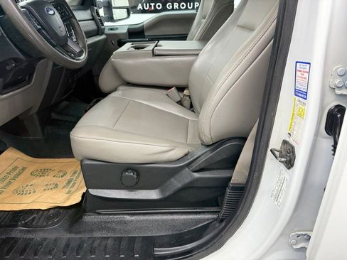 Used 2019 Ford F250 XL w/ Power Equipment Group image 28