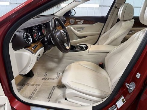 Used 2018 Mercedes-Benz E 400 4MATIC Sedan w/ Premium 3 Package (Q03) image 12