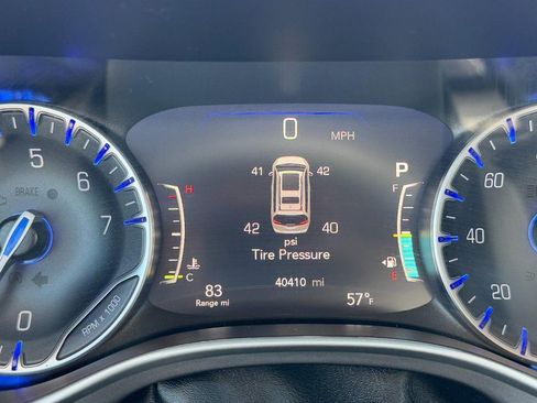 Used 2024 Chrysler Pacifica Touring-L FWD image 20