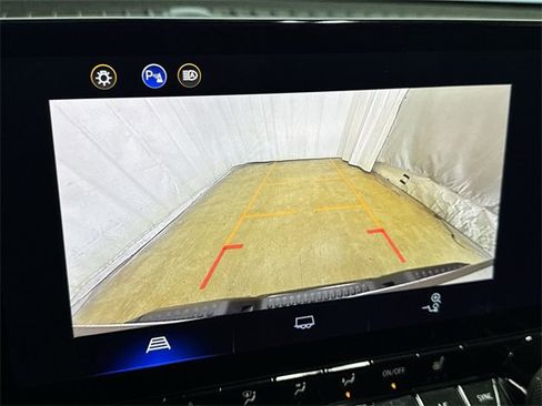 Used 2024 Chevrolet Colorado Z71 w/ Z71 Convenience Package 2 image 20