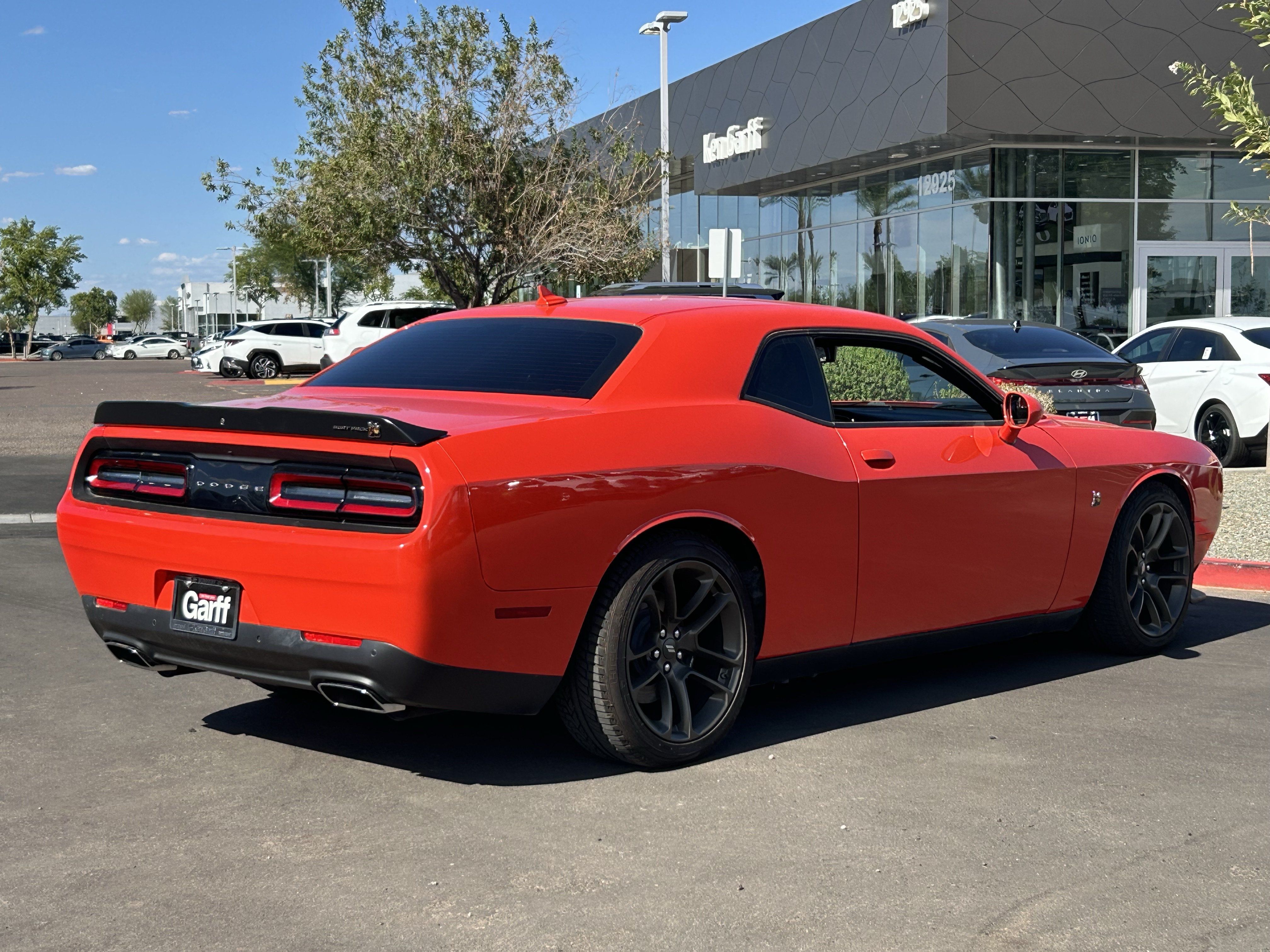 Used 2022 Dodge Challenger R/T Scat Pack w/ Shaker Package RWD image 3