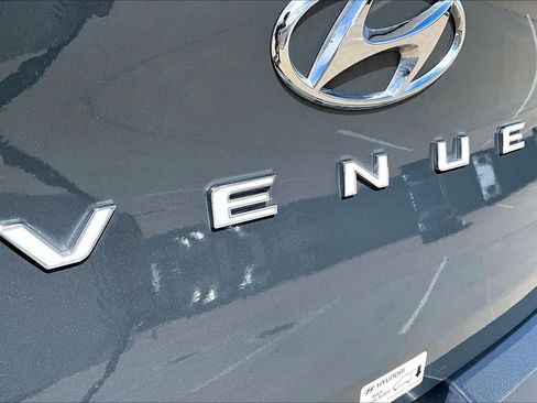 Certified 2025 Hyundai Venue SEL FWD image 10