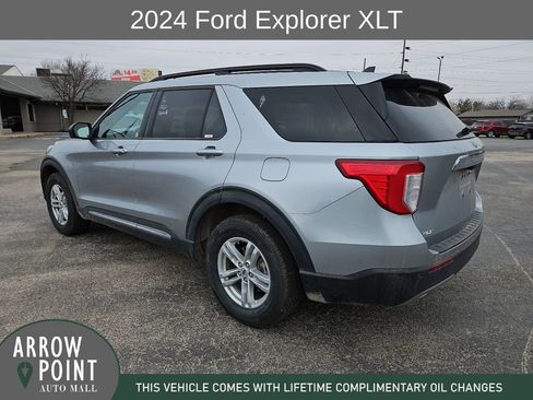 Used 2024 Ford Explorer XLT w/ Equipment Group 202A image 8